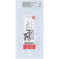 Billet authentifié par Beckett Fanatics Witness, daté du 22 avril 2014, commémorant le 500e coup de circuit en carrière d'Albert Pujols, des Angels de Los Angeles. Inscription « 500e coup de circuit en carrière ».