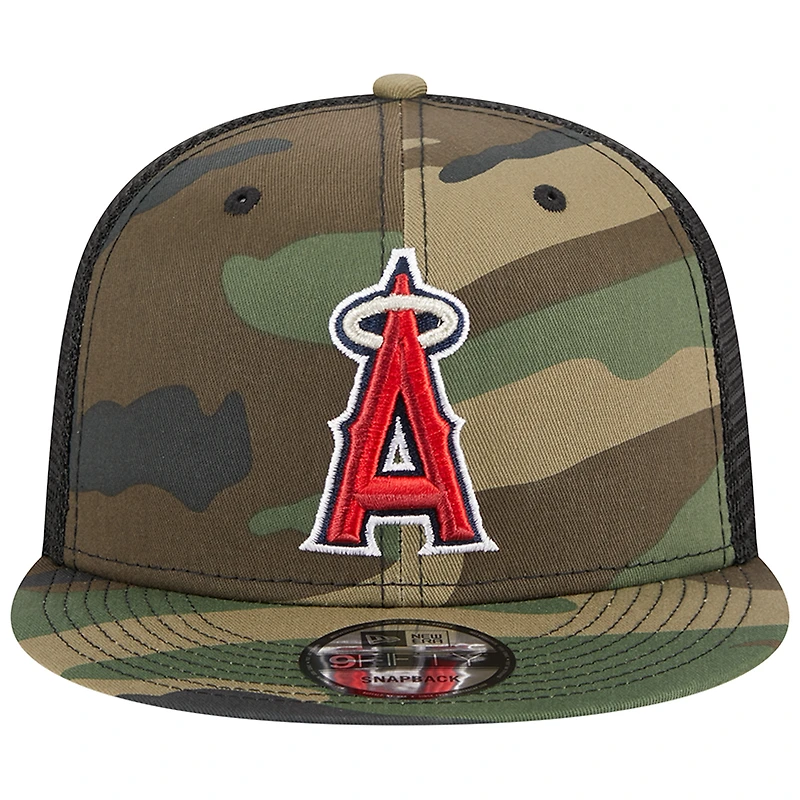 Casquette New Era Camo Los Angeles Angels Woodland Camo Trucker 9FIFTY Snapback pour homme