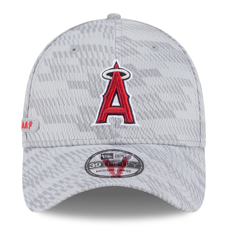 Men's New Era Gray Los Angeles Angels 2025 MLB Clubhouse 39THIRTY Flex Hat
