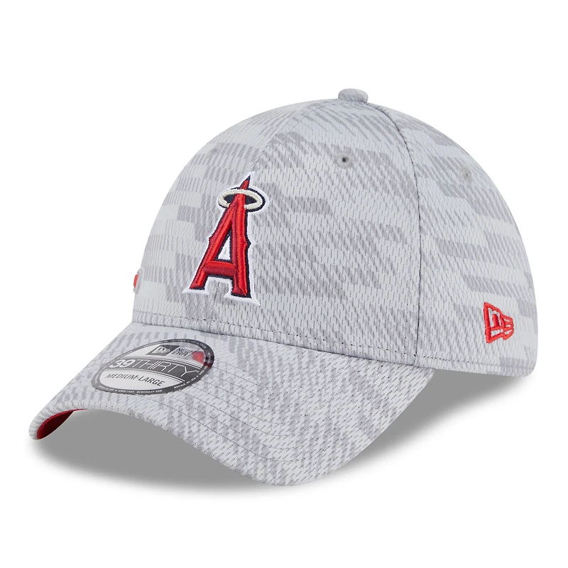Men's New Era Gray Los Angeles Angels 2025 MLB Clubhouse 39THIRTY Flex Hat
