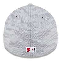 Men's New Era Gray Los Angeles Angels 2025 MLB Clubhouse 39THIRTY Flex Hat
