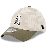 Men's New Era Light Beige/Olive Los Angeles Angels 2025 Armed Forces Day 39THIRTY Flex Hat