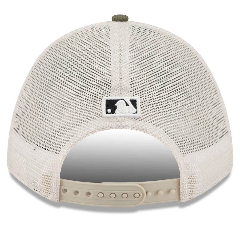 Casquette ajustable New Era 9FORTY M-Crown A-Frame beige clair/olive pour homme, Los Angeles Angels 2025 Armed Forces Day