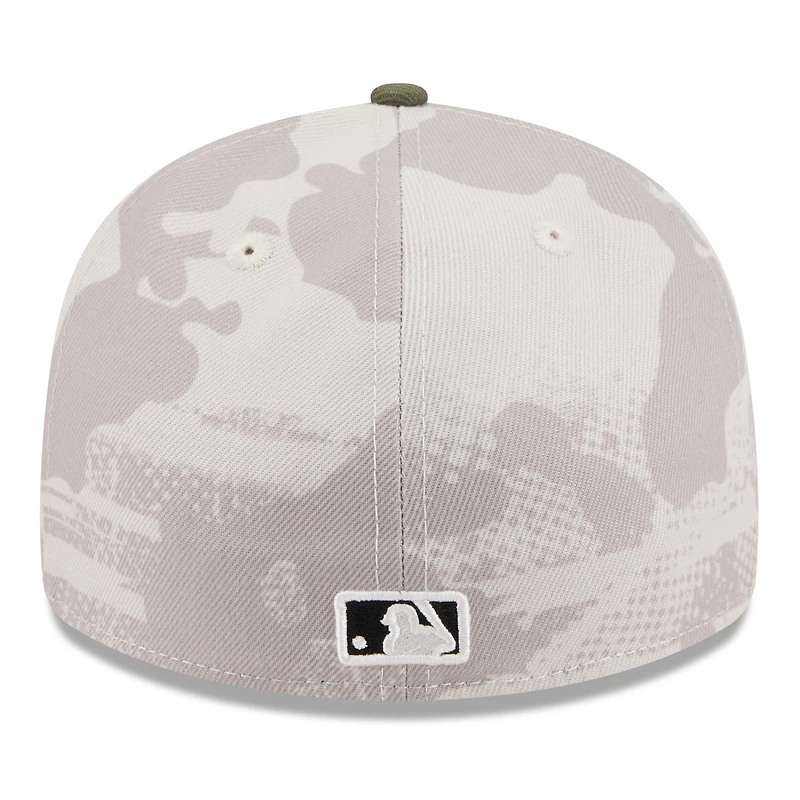 Casquette ajustée 59FIFTY basse pour homme New Era beige clair/olive Los Angeles Angels 2025 Armed Forces Day