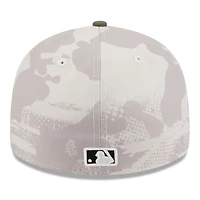Casquette ajustée 59FIFTY basse pour homme New Era beige clair/olive Los Angeles Angels 2025 Armed Forces Day