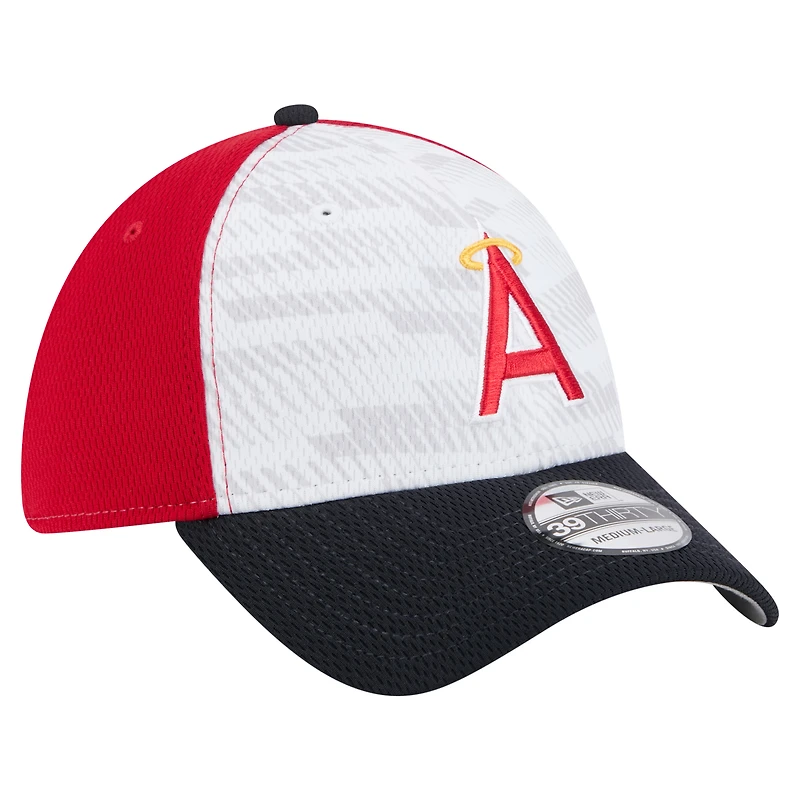 Men's New Era Red/Navy Los Angeles Angels 2025 MLB Clubhouse 39THIRTY Flex Hat