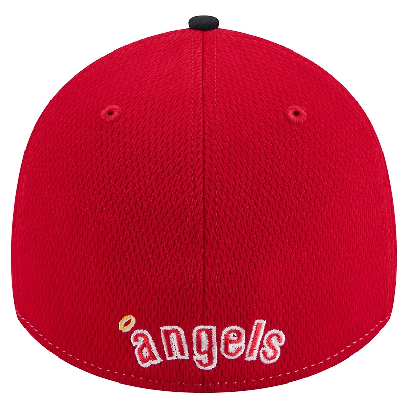 Men's New Era Red/Navy Los Angeles Angels 2025 MLB Clubhouse 39THIRTY Flex Hat