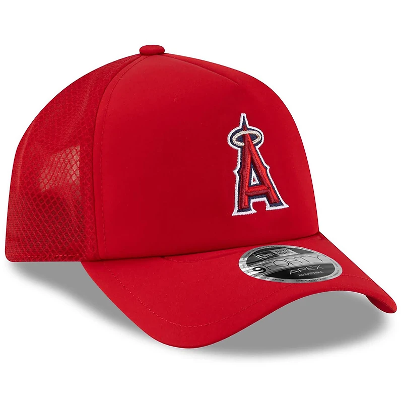 Men's New Era Red Los Angeles Angels 2026 Batting Practice Apex 9FORTY Adjustable Trucker Hat