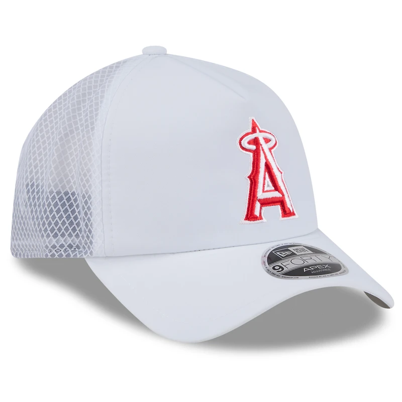 Men's New Era Navy Los Angeles Angels 2026 Batting Practice Apex 9FORTY Adjustable Trucker Hat