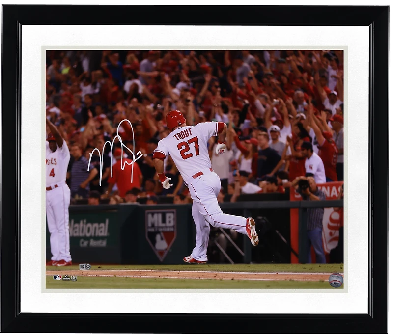 Photo dédicacée de Mike Trout (Los Angeles Angels) - 40 x 50 cm (16 x 20 pouces) - Tour des bases