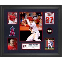 Collage encadré de 5 photos de Mike Trout des Los Angeles Angels avec un morceau de ballon utilisé lors du match