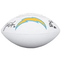Ballon de football américain Wilson White Panel autographié par Justin Herbert et Oronde Gadsden des Chargers de Los Angeles