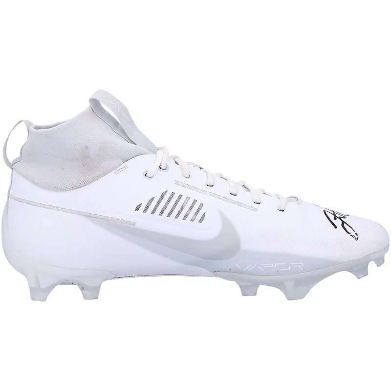 Justin Herbert Los Angeles Chargers Autographed Game-Used White Nike Cleats vs. Tennessee Titans on September 17, 2023