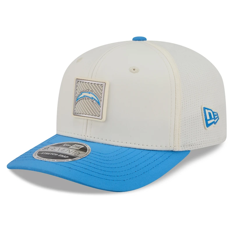 Casquette ajustable New Era crème/bleu poudré Los Angeles Chargers, camp d'entraînement NFL 2026, modèle 9SEVENTY.