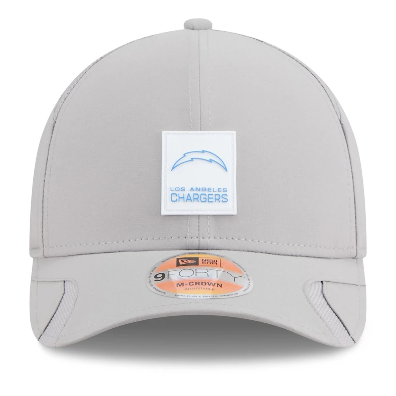Casquette ajustable 9FORTY Sideline 2025 grise New Era pour homme des Los Angeles Chargers