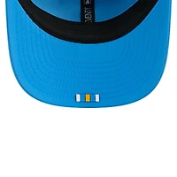 Casquette camionneur ajustable 9SEVENTY Sideline 2025 bleu poudre New Era pour homme des Los Angeles Chargers