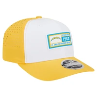 Casquette ajustable 9SEVENTY blanche/dorée pour homme New Era Los Angeles Chargers Established Patch