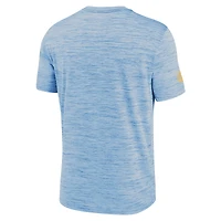 T-shirt Nike Dri-FIT Sideline Velocity bleu poudré pour homme des Chargers de Los Angeles