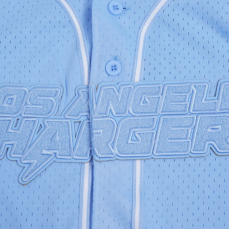Chemise boutonnée en maille triple ton sur Pro Standard pour hommes, bleu poudre, Los Angeles Chargers