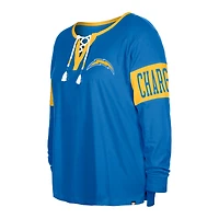 T-shirt à manches longues et col cranté Los Angeles Chargers New Era bleu poudré pour femme