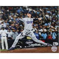 Photographie autographiée de Blake Snell, champion des World Series 2025 des Dodgers de Los Angeles (8" x 10")