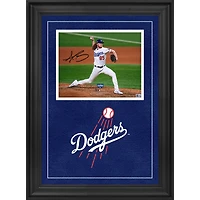 Photographie encadrée de luxe autographiée de Dustin May des Dodgers de Los Angeles, 8'' x 10'', champion de la Série mondiale de la MLB 2020