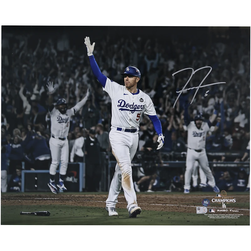 Photographie autographiée de Freddie Freeman, champion des World Series 2024 des Dodgers de Los Angeles, 16" x 20"