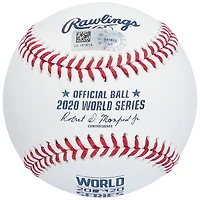 Gavin Lux des Dodgers de Los Angeles a autographié le logo des champions de la Série mondiale de la MLB 2020 avec l'inscription « 2020 WS Champs »