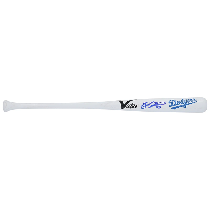 Bâton miniature Victus autographié par Kyle Tucker des Dodgers de Los Angeles (identification de l'équipe).
