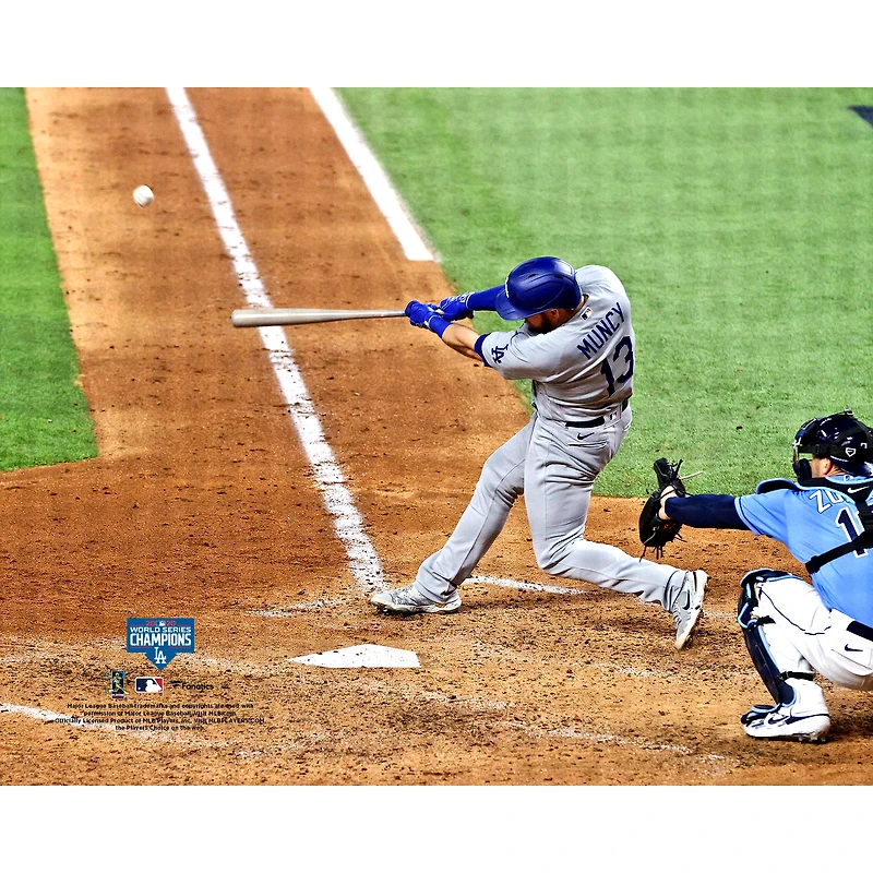 Max Muncy, champion non signé des Dodgers de Los Angeles, frappe une photo