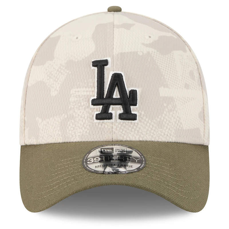 Men's New Era Light Beige/Olive Los Angeles Dodgers 2025 Armed Forces Day 39THIRTY Flex Hat