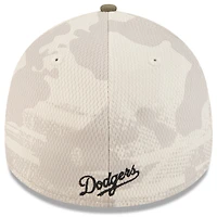 Men's New Era Light Beige/Olive Los Angeles Dodgers 2025 Armed Forces Day 39THIRTY Flex Hat