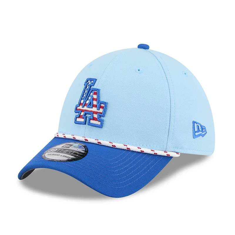 Casquette New Era 39THIRTY Flex bleu clair/bleu royal des Los Angeles Dodgers 2025, 4 juillet