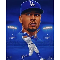 Tirage photo Mookie Betts Los Angeles Dodgers 16" x 20" - Conçu et signé par l'artiste Brian Konnick - Édition limitée à 25 exemplaires