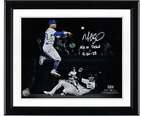 Photographie autographiée de 11"x 14" de Mookie Betts des Dodgers de Los Angeles avec l'inscription "MLB SS Debut 4-20-23"