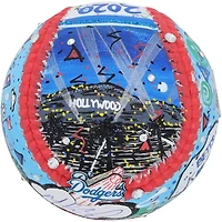 Ballon de baseball autographié par Mookie Betts des Dodgers de Los Angeles - Illustration de Charles Fazzino - LG20377136