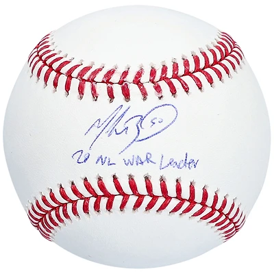Baseball autographié par Mookie Betts des Los Angeles Dodgers avec l'inscription « 20 NL WAR Leader »