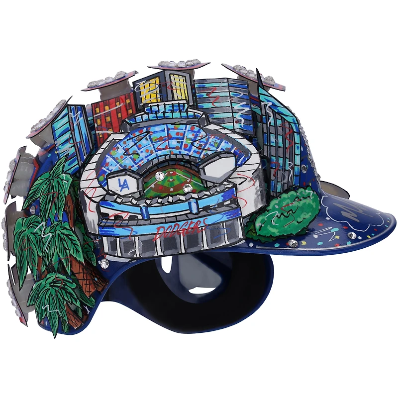 Casque de frappeur Rawlings bleu autographié par Mookie Betts des Los Angeles Dodgers - Illustration de Charles Fazzino