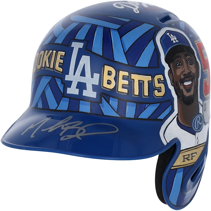 Casque Rawlings miniature autographié par Mookie Betts des Los Angeles Dodgers - Illustration de Mike Floyd - Édition limitée à 5 exemplaires