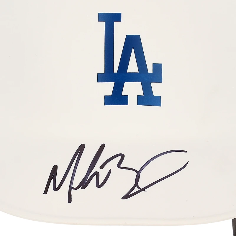 Casque de frappeur miniature Rawlings blanc mat autographié par Mookie Betts des Dodgers de Los Angeles