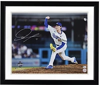 Photo autographiée de Roki Sasaki, des Dodgers de Los Angeles, champions des Séries mondiales 2025 (16" x 20")