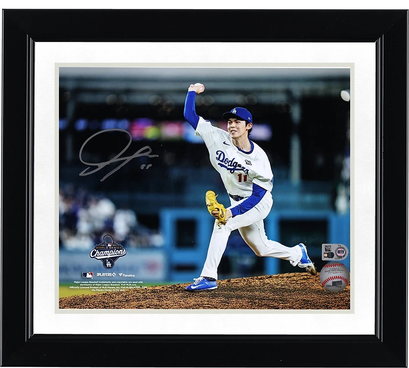 Photographie autographiée de Roki Sasaki, champion des World Series 2025 des Dodgers de Los Angeles (8" x 10")