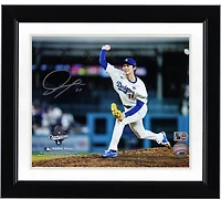 Photographie autographiée de Roki Sasaki, champion des World Series 2025 des Dodgers de Los Angeles (8" x 10")