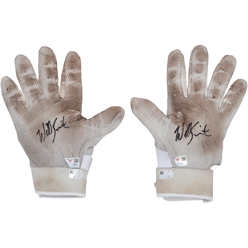 Gants de frappe blancs Nike autographiés par Will Smith, portés en match par les Dodgers de Los Angeles lors de la saison 2024 de la MLB - NF70451966-67
