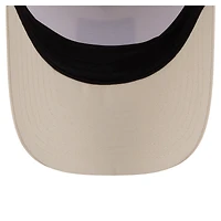 Casquette trucker ajustable New Era pour femme, beige clair, Los Angeles Dodgers, écusson ton sur ton 9FORTY M-Crown A-Frame, avec patch M ton sur ton et couronne.