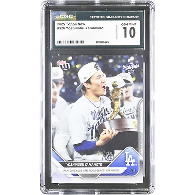 Carte Topps Now 2025 de Yoshinobu Yamamoto (Los Angeles Dodgers) récompensée par le titre de MVP des Séries mondiales Willie Mays 2025 (n° 926), authentifiée CGC.