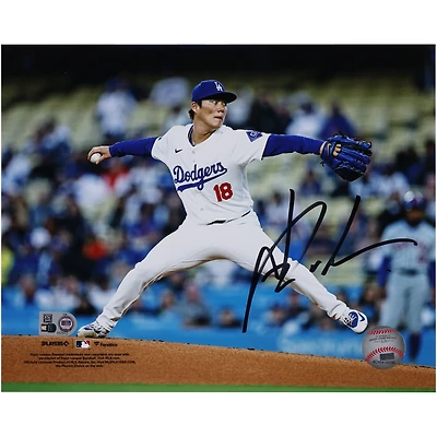 Photographie de Yoshinobu Yamamoto, lanceur des Dodgers de Los Angeles, dédicacée au format 8" x 10"