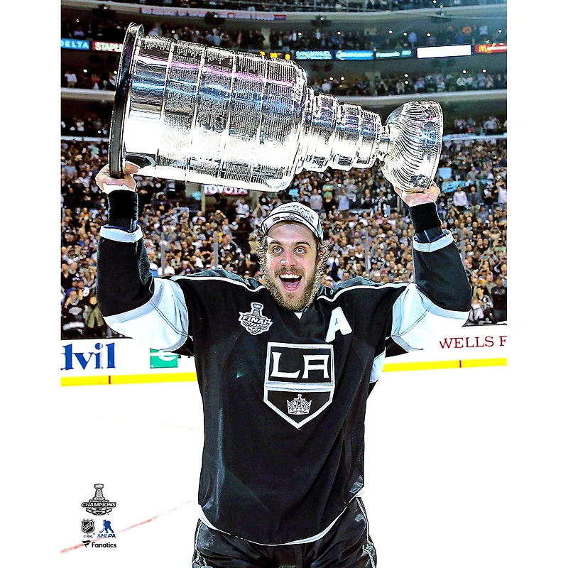 Photographie non signée d'Anze Kopitar des Kings de Los Angeles lors la cérémonie remise Coupe Stanley 2014