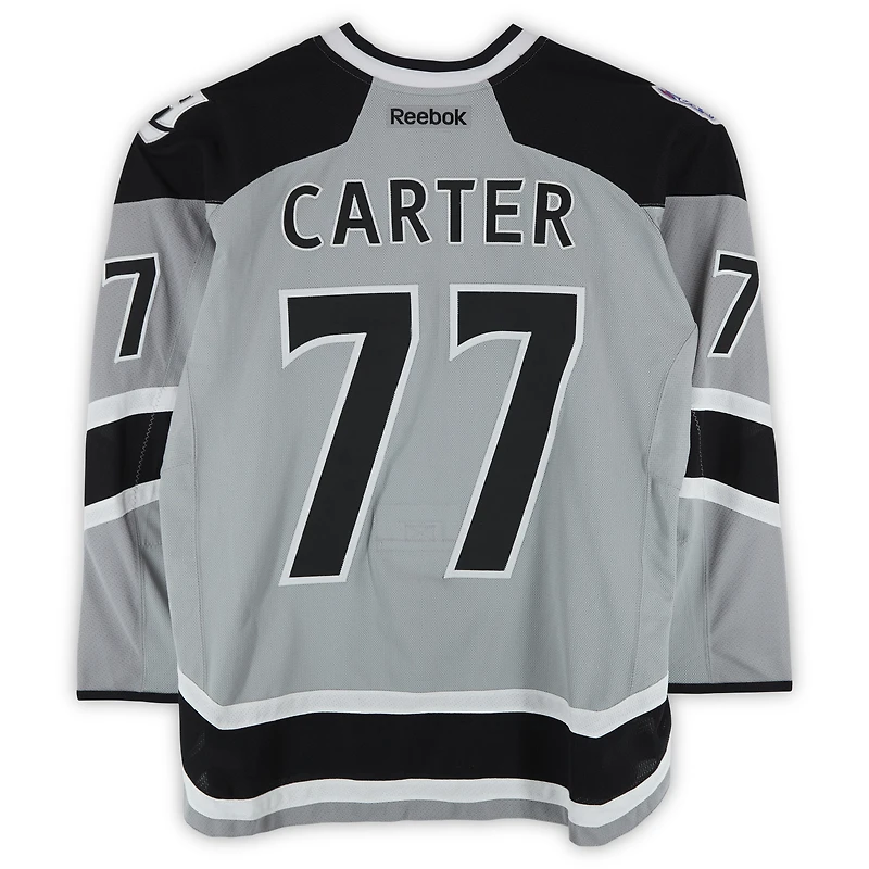 Maillot d'entraînement argenté Reebok n° 77 de Jeff Carter (Los Angeles Kings) contre les Ducks d'Anaheim le 25 janvier 2014 - Série des stades de la LNH - Porté pendant l'échauffement