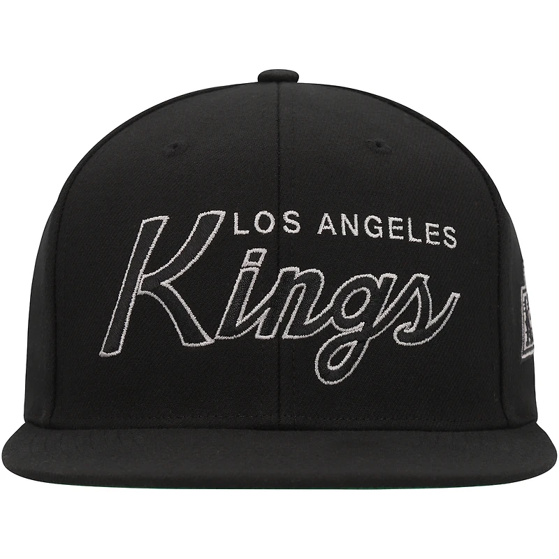 Casquette Snapback noire Mitchell & Ness des Kings de Los Angeles Core Team Script 2.0 pour hommes